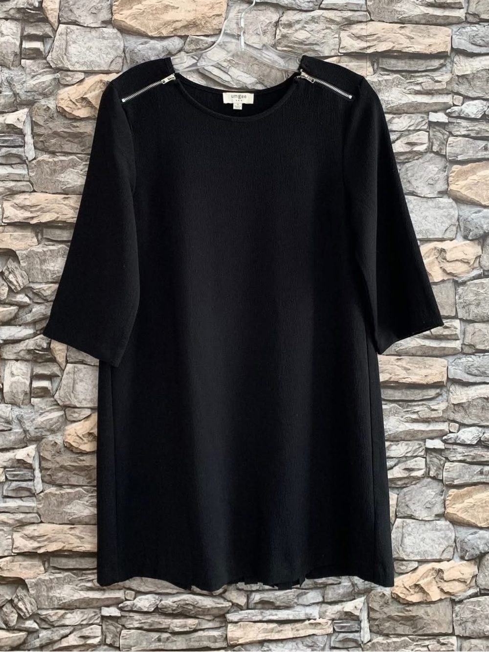 #44 Umgee Black Pleated Back Zip Shoulder Shift Swing Slip On Dress Size Small